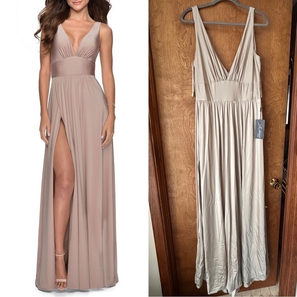 La Femme Nude Plunge Neck A Line Sleeveless Formal Gown Dress 28547 Size 18 NWT - Picture 1 of 5